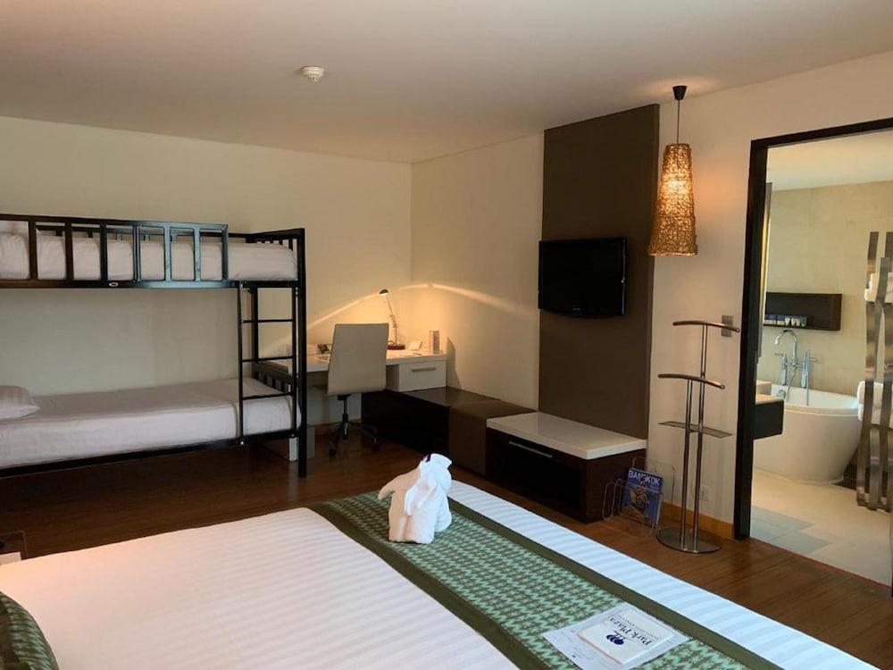 Отель Nh Bangkok Asoke Экстерьер фото
