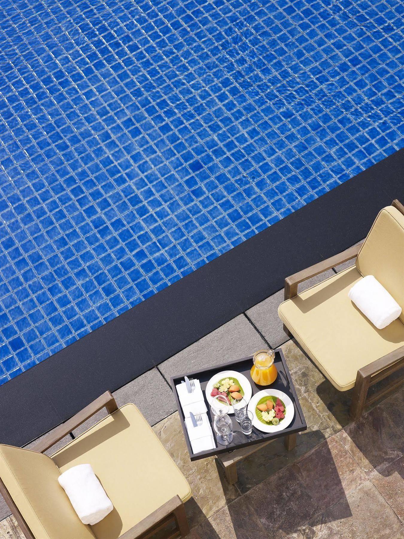 Отель Nh Bangkok Asoke Экстерьер фото